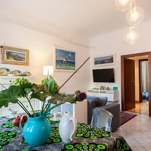 Gioia Home: A Due Passi Dalla Stazione E Con Posto Auto , Milano Italia